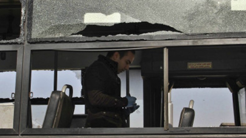 خمسة جرحى في انفجار قنبلة لدى مرور حافلة شرقي القاهرة