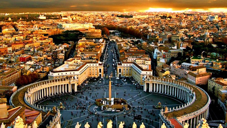 الحمراوة في‮ ‬برشلونة و3‮ ‬مواجهات في‮ ‬المفكرة