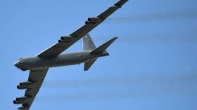 قاذفة بي 52 الأمريكية تقصف للمرة الأولى هدفاً لـ”داعش” في العراق