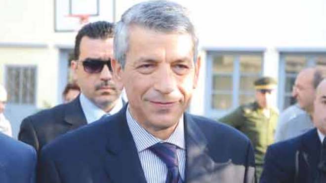 بابا احمد يستجيب لمطلب النقابات ويشرع في جولة لقاءات
