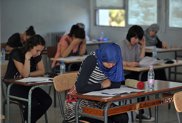 Education: Baccalaurate candidates prevented from leaving classrooms only after half time of exam