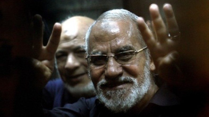 محكمة مصرية تعيد أوراق مرشد الإخوان للمفتي