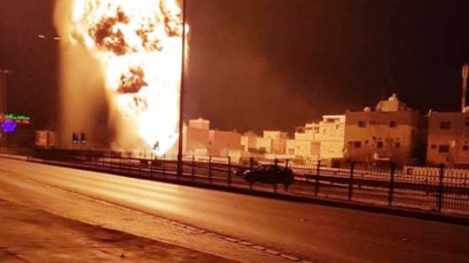 البحرين: السيطرة على حريق نجم عن انفجار في أنبوب نفط
