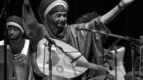 فنانو التاسيلي يطالبون برد الاعتبار للفنان التارڤي