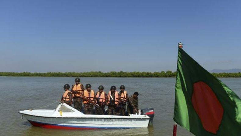 بنغلاديش تعيد قوارب مليئة بلاجئين من الروهينغا إلى ميانمار