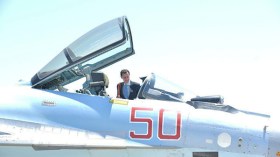 الأسد يصلي العيد في حماة ويتجول في ريفها ويزور “حميميم”