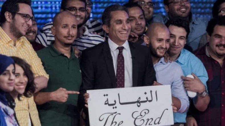 باسم يوسف يعلن وقف برنامجه التلفزيوني