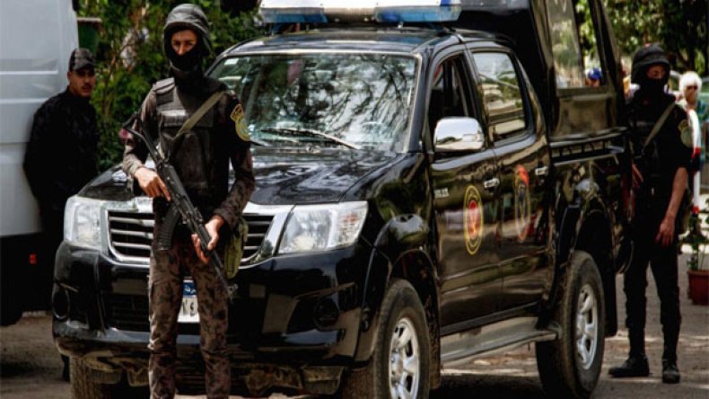 مصر.. مقتل مسلحين بتفجير انتحاري في العجوزة