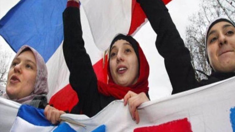 “أنا أكره النساء المحجبات.. أنا لا أحب المسلمين”