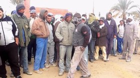 عمال بلدية النزلة بتقرت يتوقفون عن العمل للمطالبة بالأمن