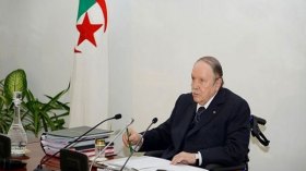 بوتفليقة يستدعي البرلمان لتعديل الدستور هذا الأربعاء