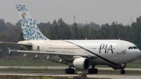“مهزلة بشرية” على متن طائرة باكستانية