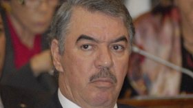 “حجار” في مواجهة غضب تكتل ثلاثية الجامعة