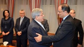 أويحيى يستقبل وزير التعليم العالي والبحث العلمي التونسي