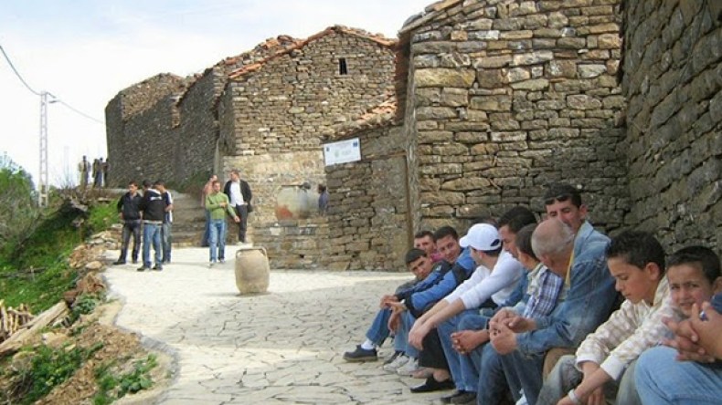 سكان قرية القلعة ببجاية يغرقون في التخلف