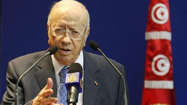 32 نائباً في البرلمان التونسي يجمدون عضويتهم بالحزب الحاكم