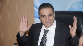 هذه علاقتي بسلال وبن فليس.. والمعارضة فاقدة للبدائل