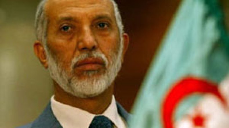 بلخادم يعلن رفضه لتمديد عهدة رئيس الجمهورية بعامين