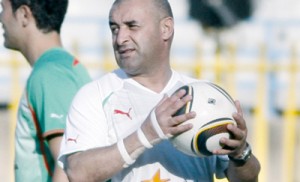 Algerian coach Benshikha praises the local players
