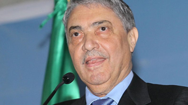 بن فليس: البلاد تتجه نحو الانحراف