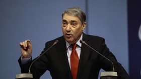 بن فليس مازال يزاول مهامه