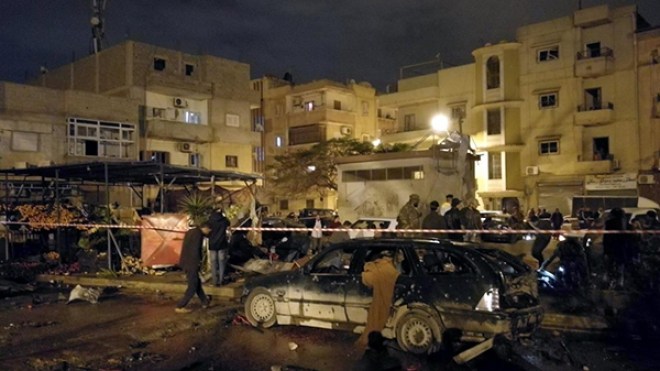 33 قتيلاً في تفجير سيارتين ملغومتين في بنغازي