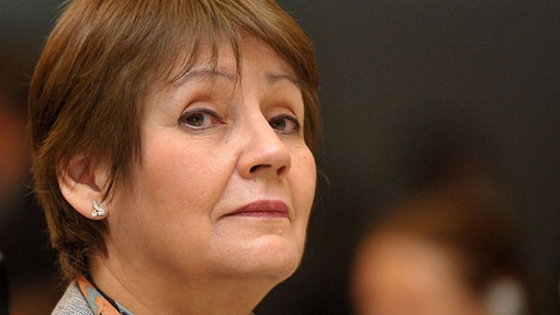 خريجو العلوم السياسة يحتجون أمام وزارة التربية