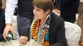 وقفات هادئة مع رسالة السيدة الأولى في قطاع التربية