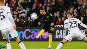 سعيد بن رحمة يخطف الأضواء بهدف عالمي