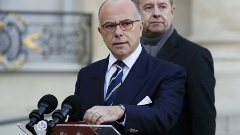 فرنسا تمدد حالة الطوارئ حتى جويلية