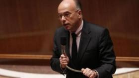 وزير الداخلية الفرنسي يرفض الاستقالة بعد مقتل محتج