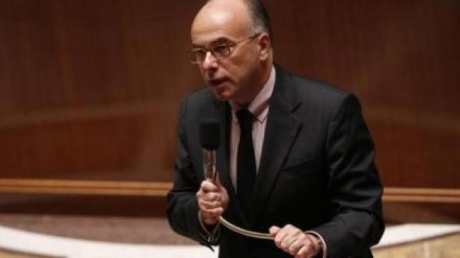 وزير الداخلية الفرنسي يرفض الاستقالة بعد مقتل محتج