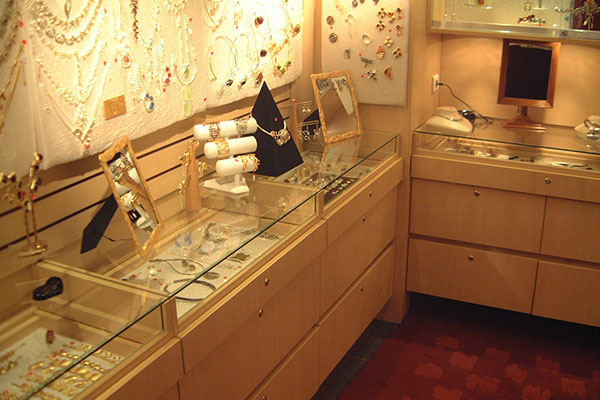 Algeria: The Finance Ministry “strangles” gold and silver importers