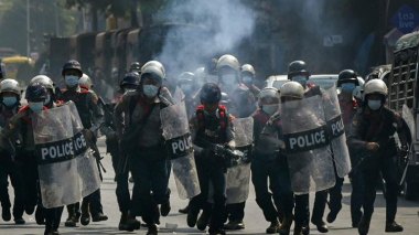 Birmanie: la police ouvre le feu sur des manifestants