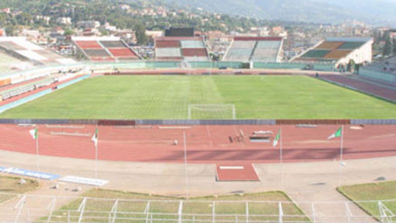 الفاف تطلب تأجيل عملية تهيئة أرضية تشاكر إلى ما بعد نهاية الموسم