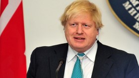 بريطانيا تحث روسيا على وقف دعمها للأسد “السام”