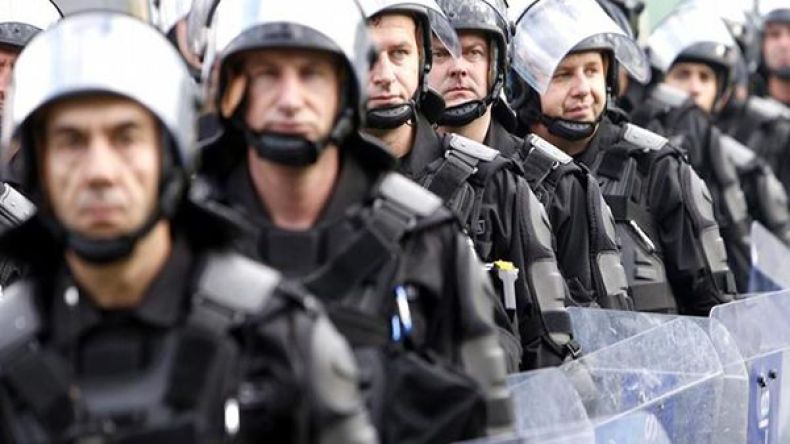 البوسنة تعتقل 11 شخصاً للاشتباه في صِلاتهم بـ”داعش”