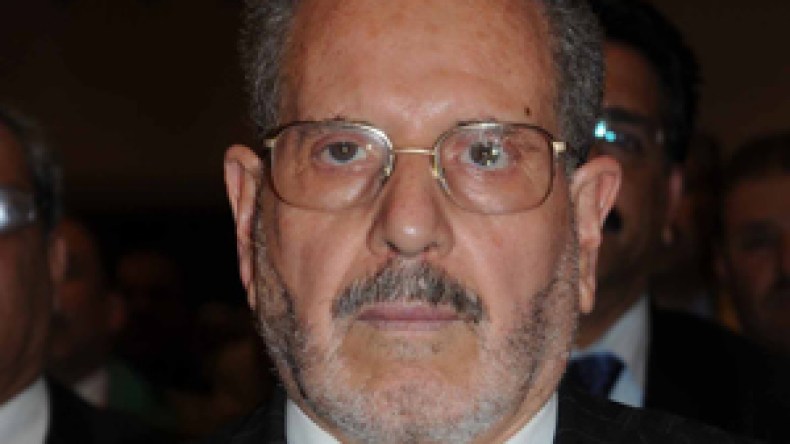 أويحيى لغلام الله: دور المساجد لا ينحصر في يجوز ولا يجوز