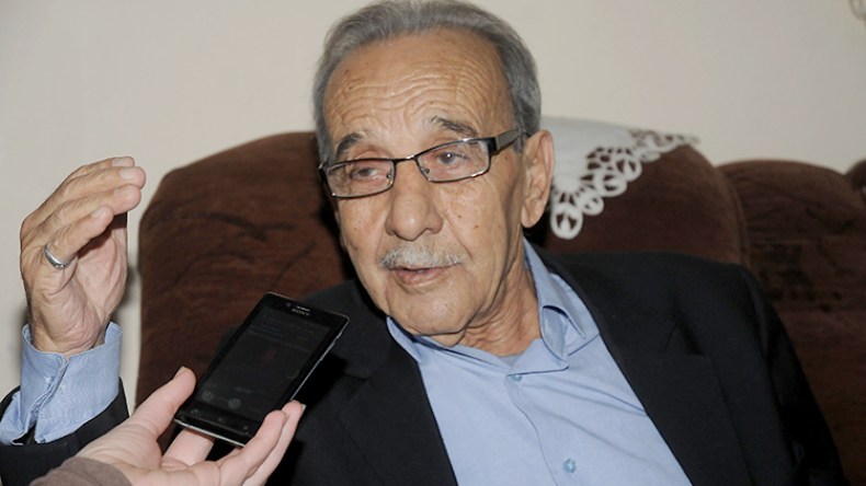 لو استقبلت من أمري ما استدبرت ما غنيت يوما