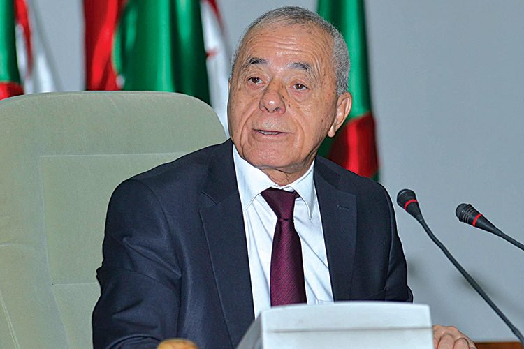 Bouhadja sur le point de jeter l’éponge