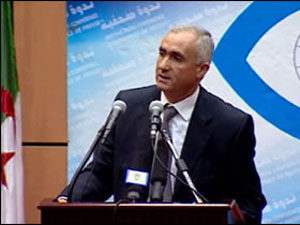 Le ministre de la communication Abderachid Boukerzaza au forum d’Echorouk : Nous n’avons reçu aucune demande d’Al Jazzera pour l’agrément de son bureau en Algérie