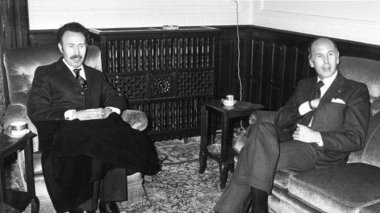 Boumediène sur Giscard d’Estaing: «Il cache un poignard marocain dans sa gandoura»