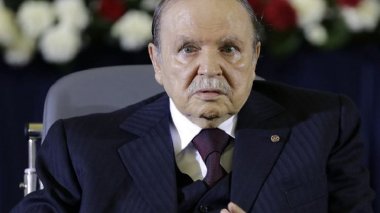 Bouteflika:”Des manœuvres politiciennes surgissent à l’approche de chaque échéance”