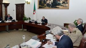 بوتفليقة: الوضع المالي للجزائر خطير وعلى الحكومة تحسيس المواطنين