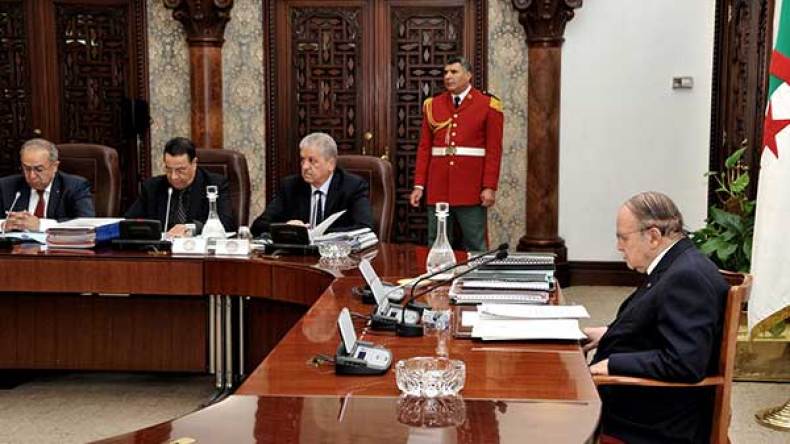 مجلس وزاري مصغر لضبط “المالية” والوضع الاقتصادي للبلاد