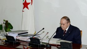 بوتفليقة يأمر حكومة تبون بمواصلة “التقشف” والحذر من الإستدانة الخارجية