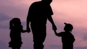 أبناؤنا في الغرب.. من يتحمل مسؤولية تربيتهم؟!