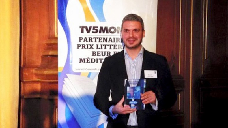 الكاتب الجزائري متيبا يتوج بجائزة المعرض المغاربي بباريس