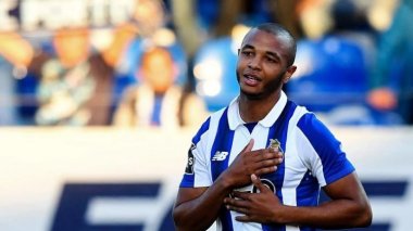 Brahimi dans le viseur de trois clubs européens