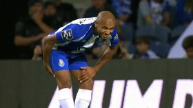 الإصابة تهدد براهيمي بالغياب عن مواجهة البنين